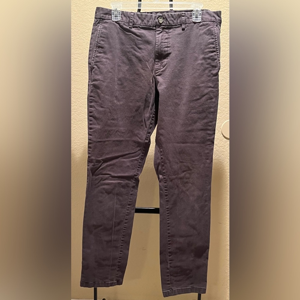Old Navy Rotation Slim Built-in Flex Chinos